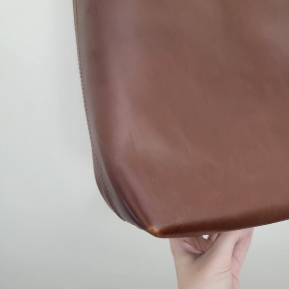 Madewell The Transport Bucket Bag in Soft Mahogany - Picture 10 of 11